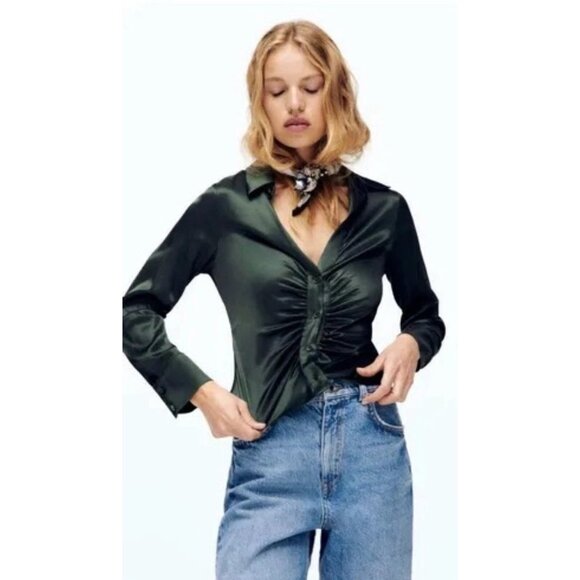 Zara Cinched Cropped Shirt Size Medium Button Front Long Sleeve Green Chic NEW - Picture 1 of 9